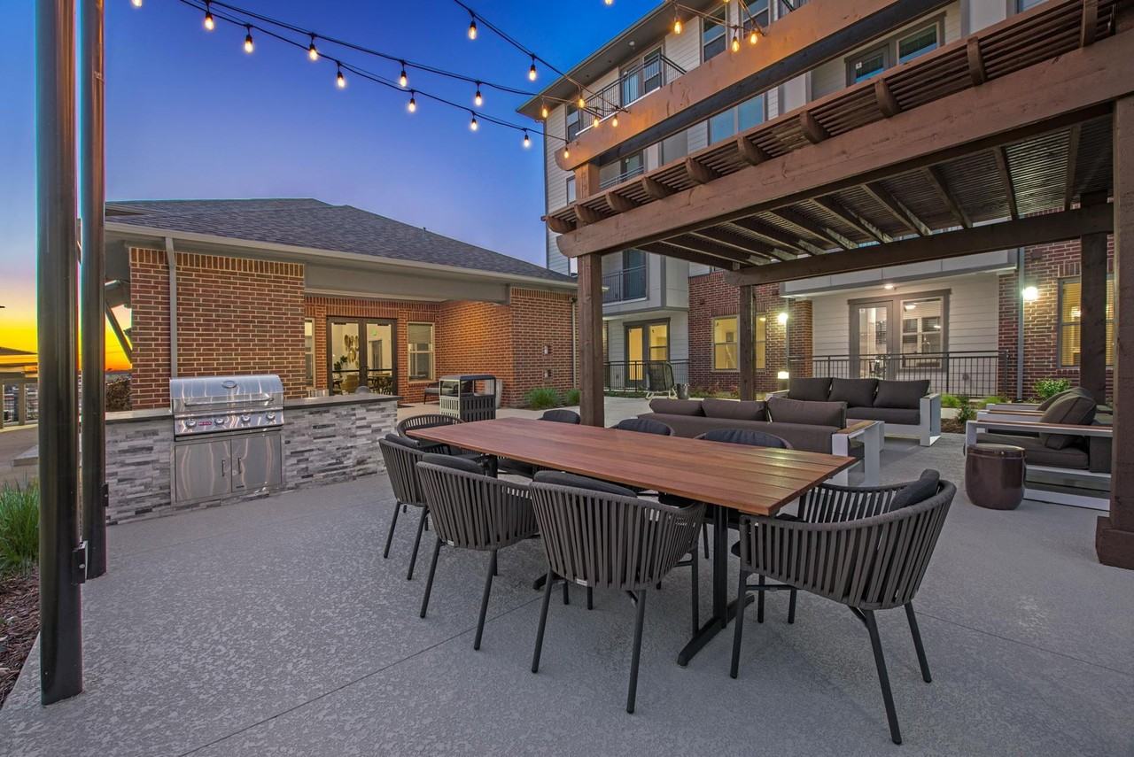 The Luxe at Las Colinas - Photo 3 of 50