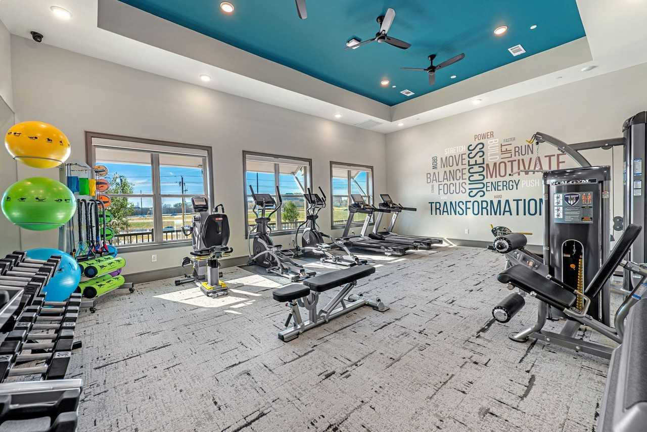 The Luxe at Las Colinas - Photo 5 of 50