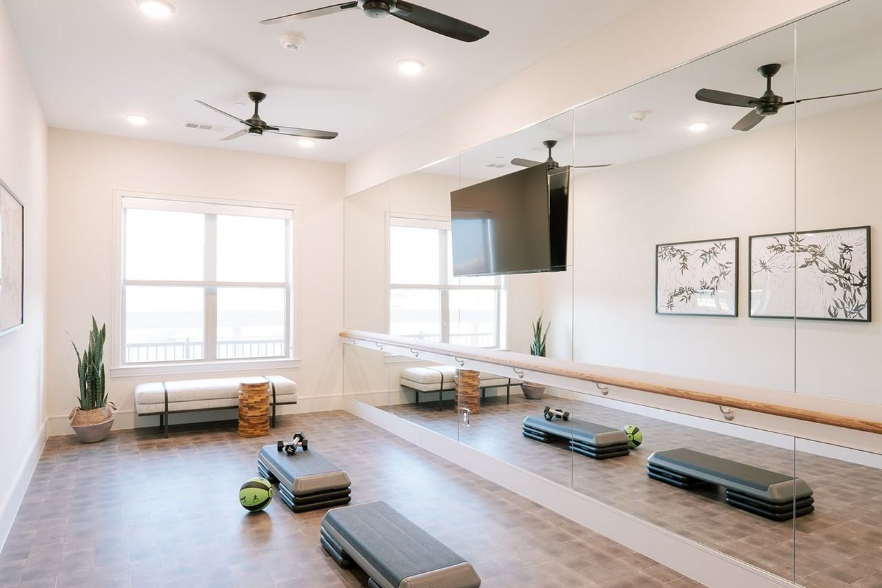 The Luxe at Las Colinas - Photo 6 of 50