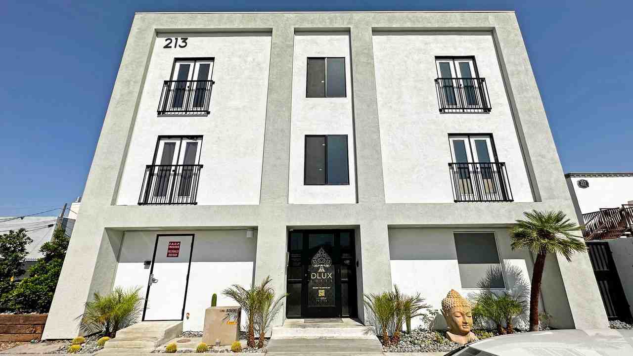 WINTER SPECIAL - DLUX Lofts - Photo 4 of 50