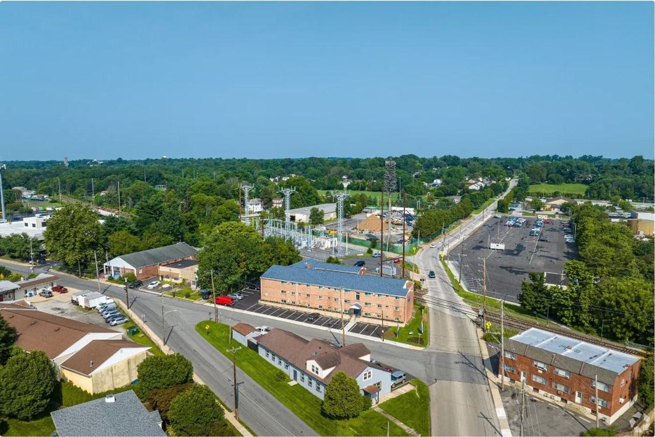 Yale Court Apartments - Photo 2 of 3