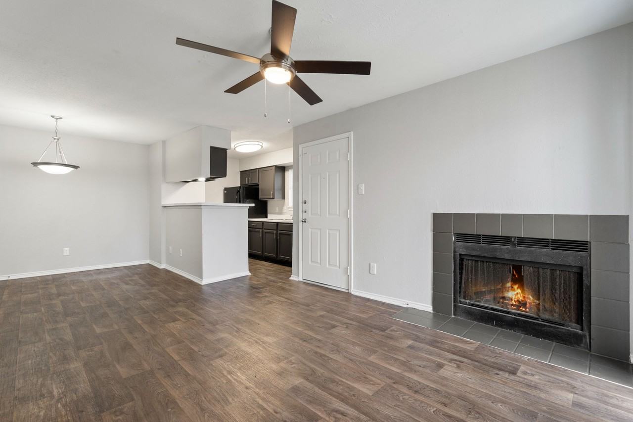 502 North - Move in Today! - Photo 5 of 50