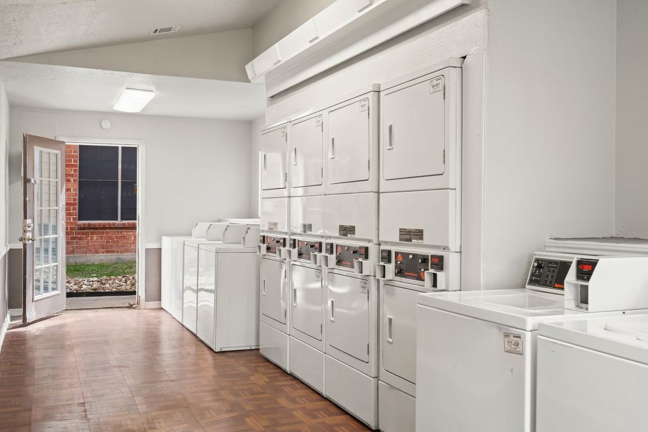 502 North - Move in Today! - Photo 6 of 50