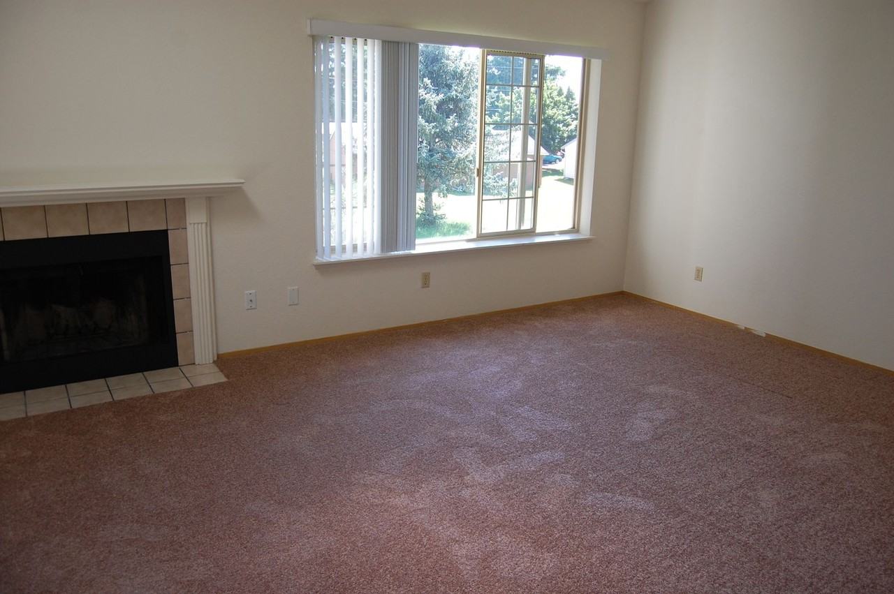 The Mountains Apartment Complex - Photo 4 of 16