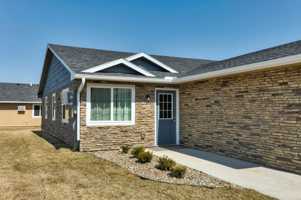 featured image of 7438 Meadowlands Dr