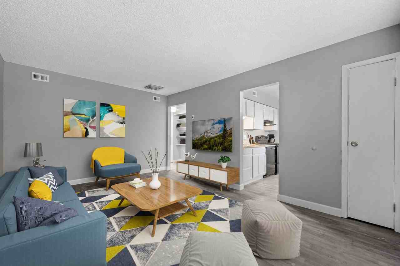 Peak 72 Apartments - Photo 7 of 33