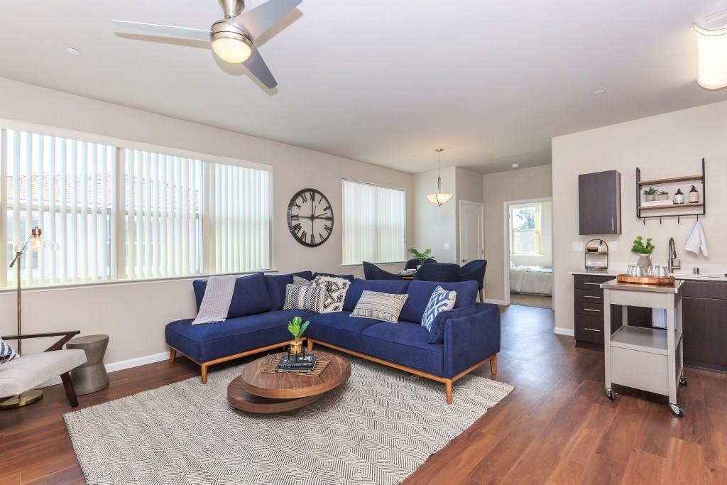 5015BSV - Photo 2 of 34