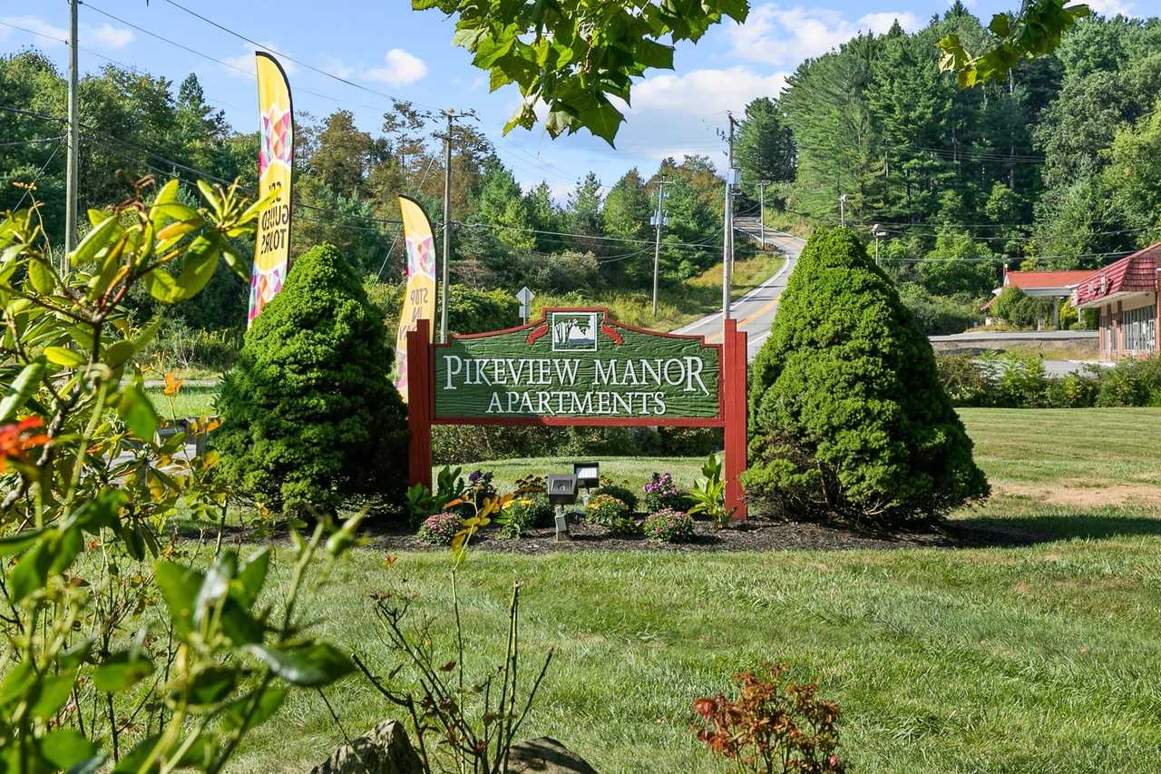 Pikeview Manor Apartments - Photo 2 of 27