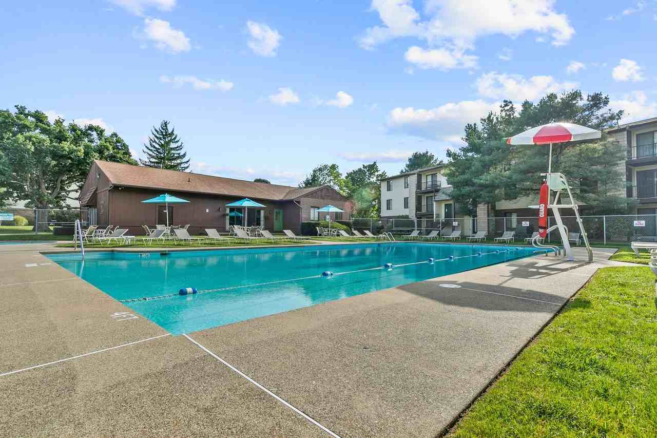 Pikeview Manor Apartments - Photo 7 of 27