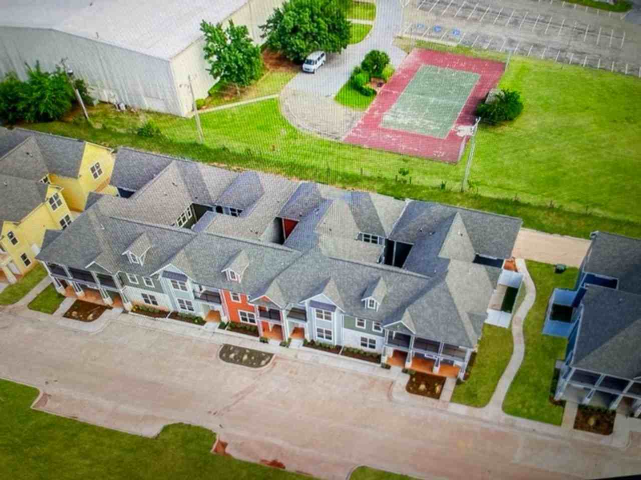 Brand new luxury community in Edmond only 30 minutes from OKC airport! - Photo 2 of 31