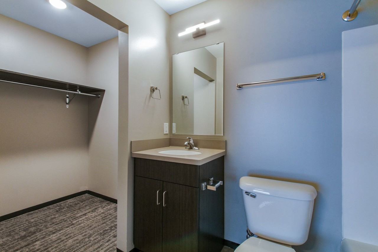 The Howard Apartments - Photo 7 of 16
