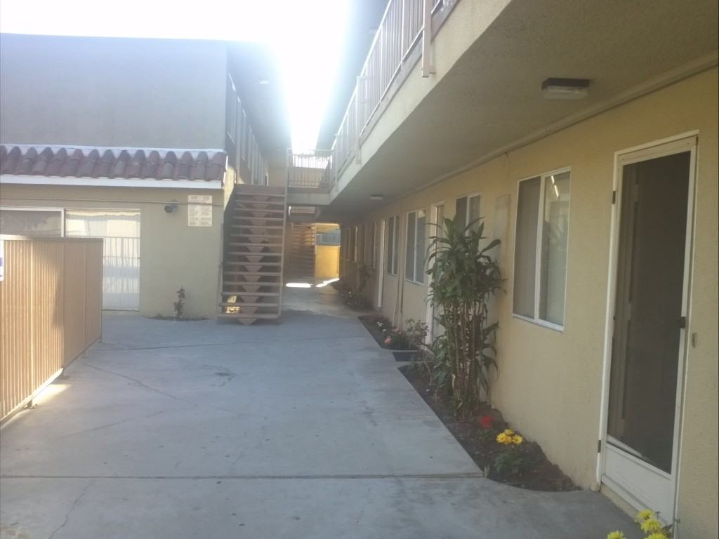 RAMONA - Photo 6 of 24