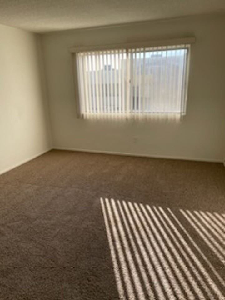 066 - Howard Crest - Photo 4 of 7