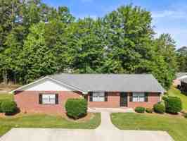 featured image of 100 Victoria Way