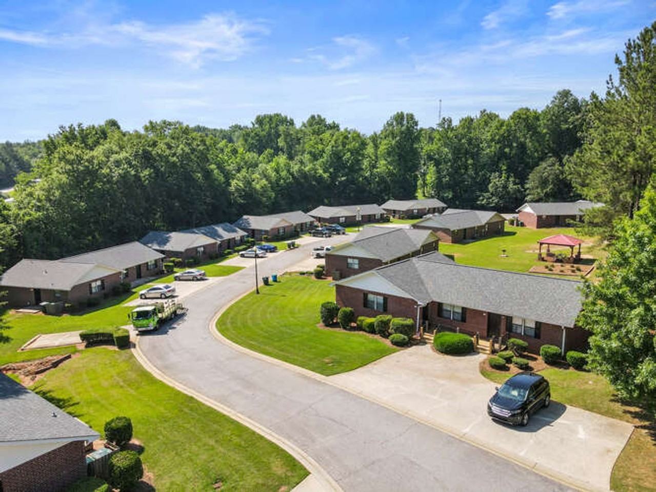 100 Victoria Way - Photo 2 of 14