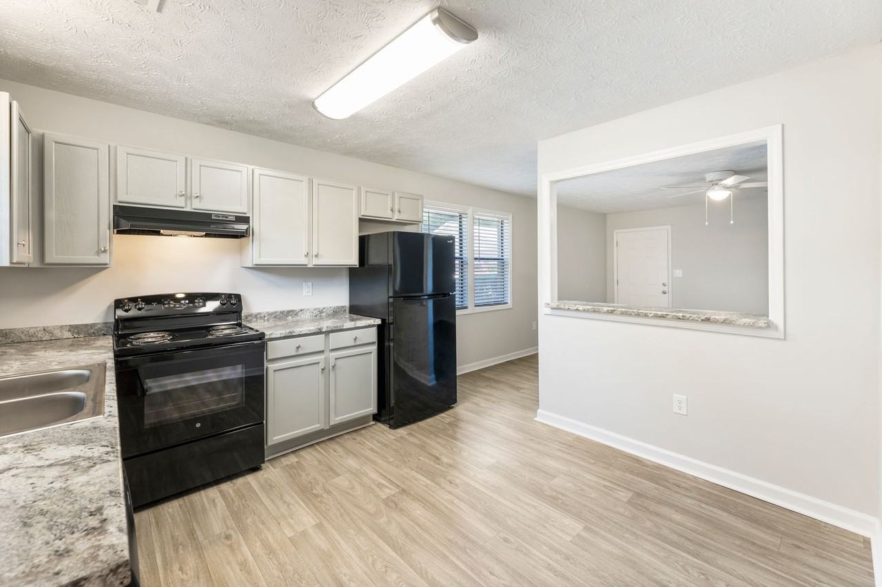 100 Victoria Way - Photo 4 of 14