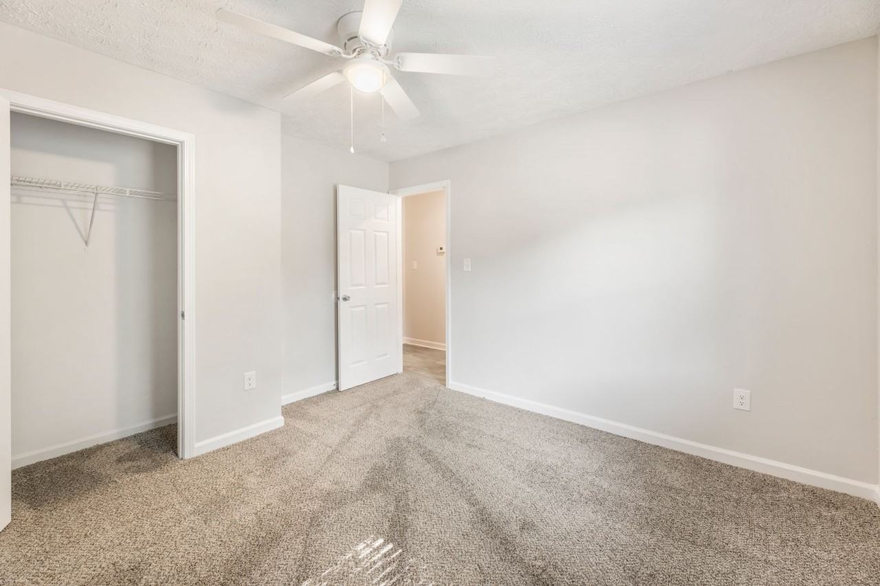 100 Victoria Way - Photo 7 of 14