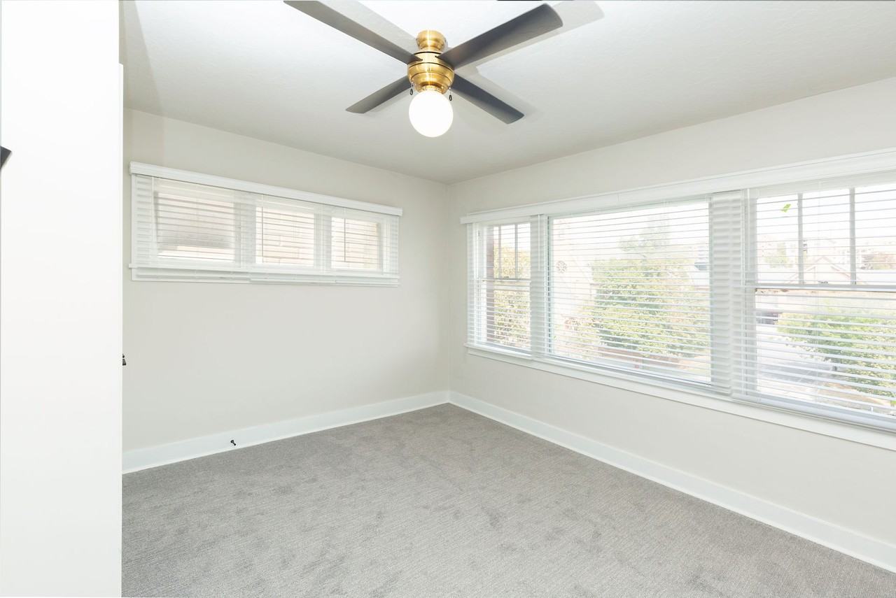 Lincoln Arms Apartments - Photo 7 of 23