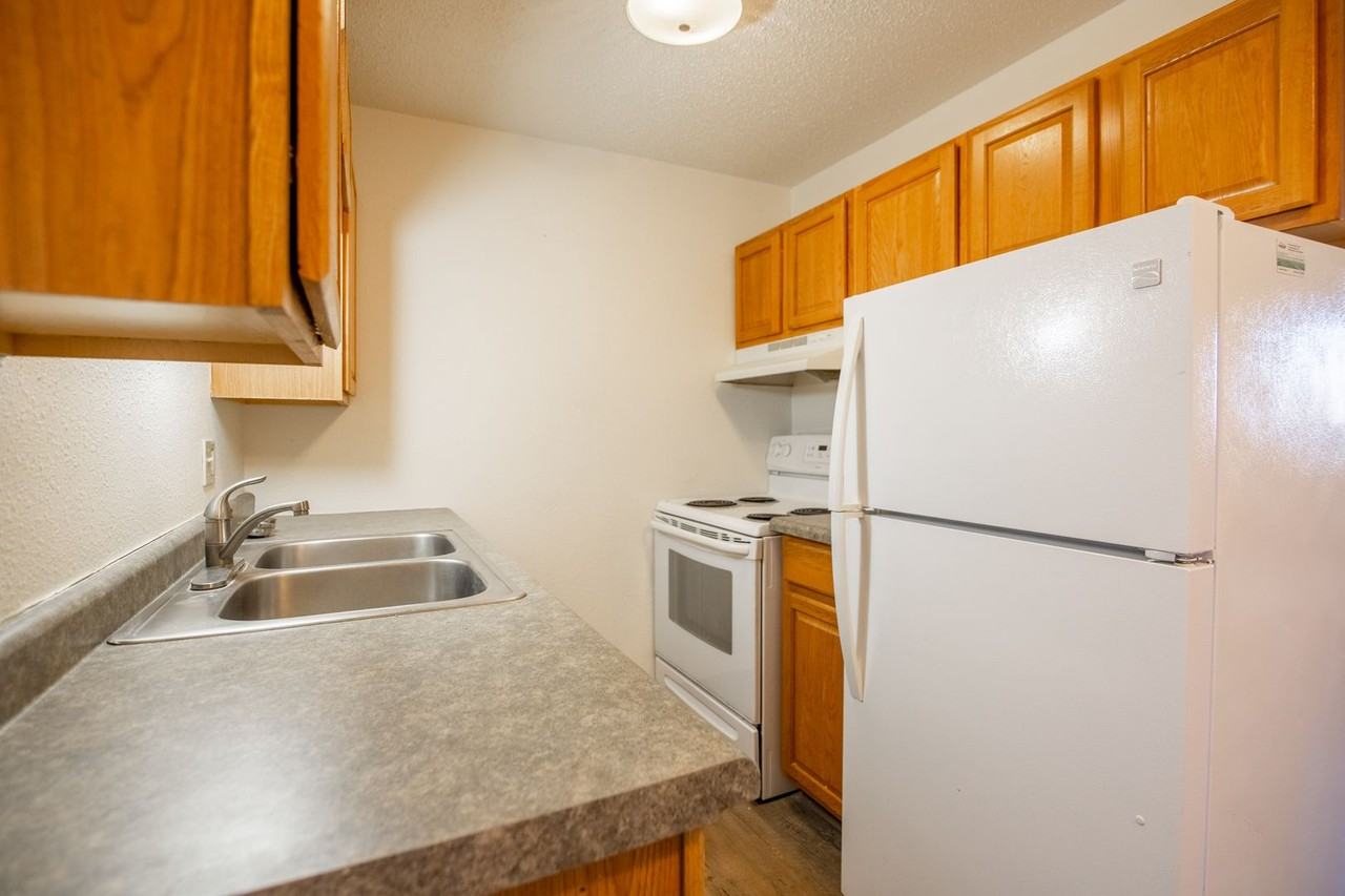 Devils Lake 1124 - Photo 4 of 17