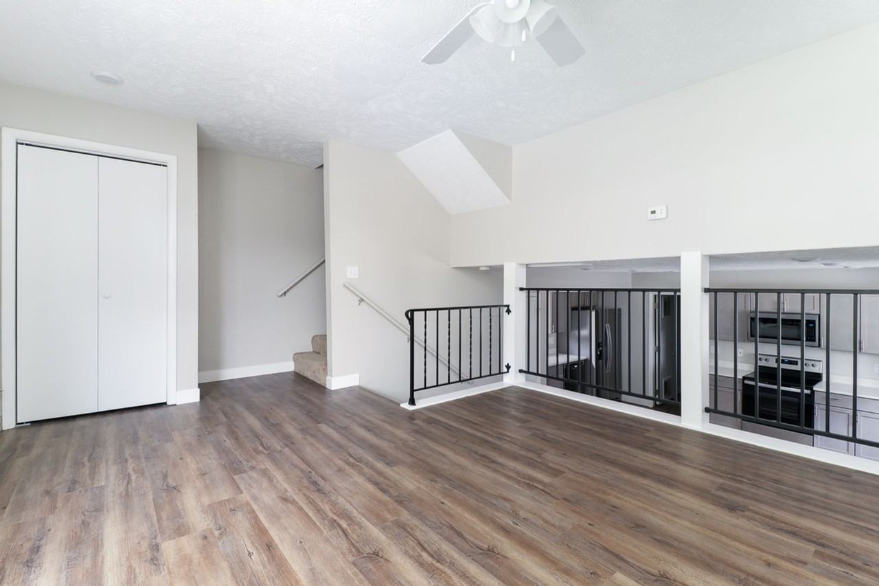 111 N Orr Dr - Photo 2 of 20