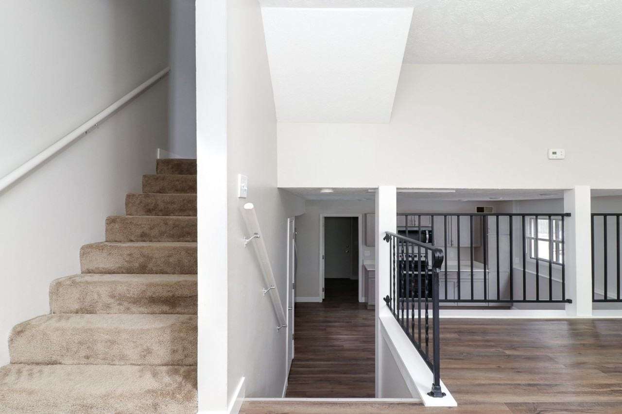 111 N Orr Dr - Photo 4 of 20
