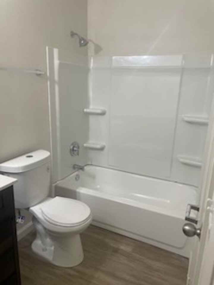 Lakeland Apartments - Photo 2 of 9