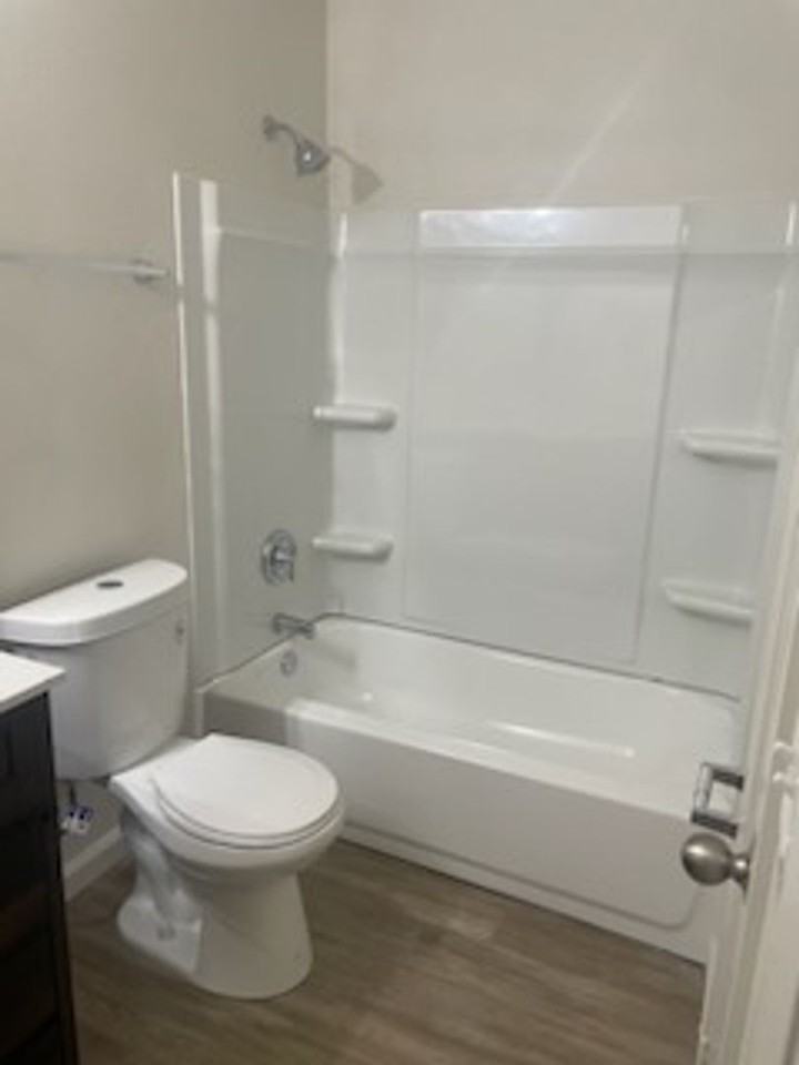 Lakeland Apartments - Photo 5 of 9