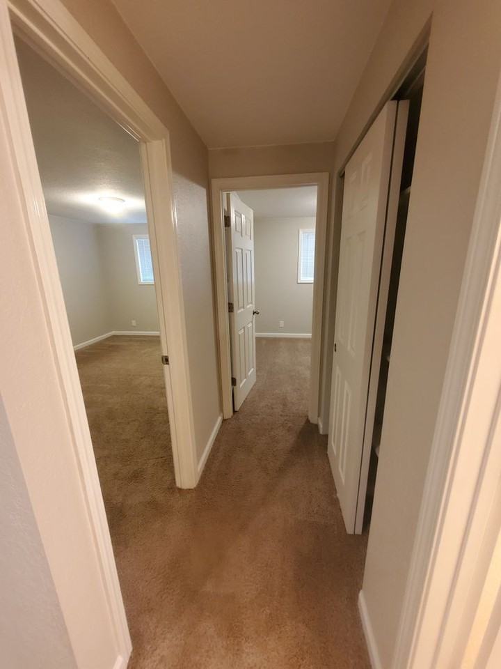 HUT Jackson Duplexes - Photo 5 of 14