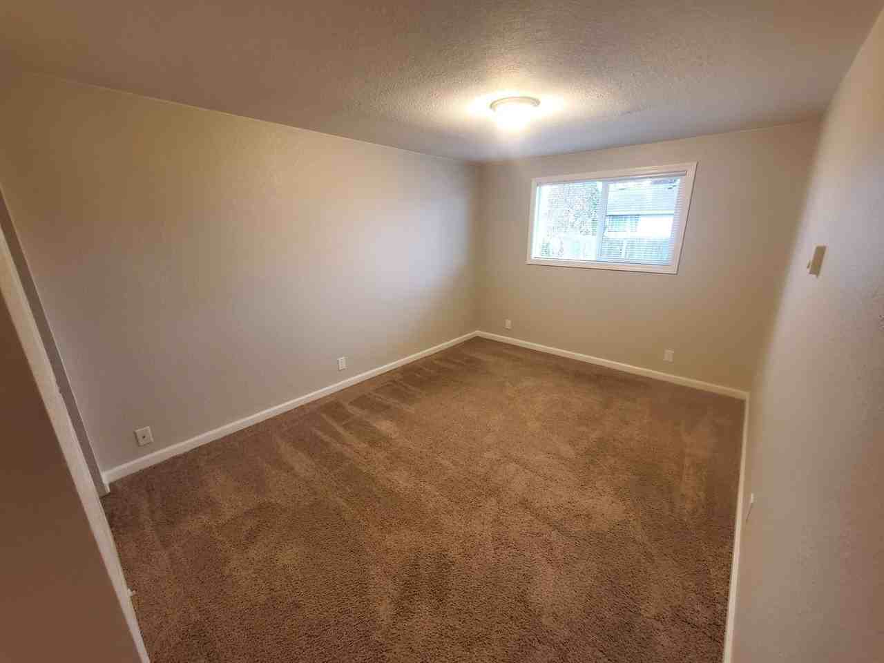 HUT Jackson Duplexes - Photo 6 of 14