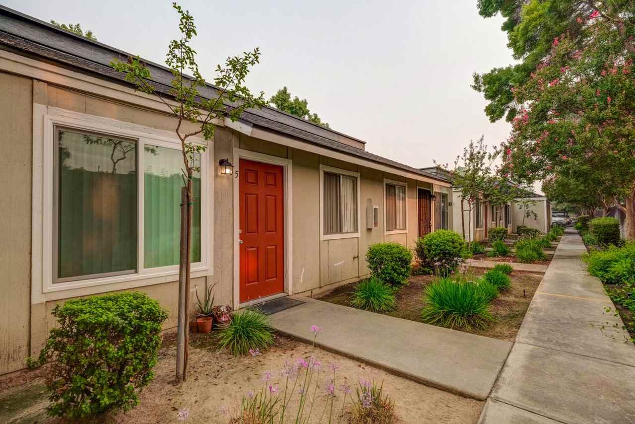 Saratoga Apartments - Photo 6 of 11