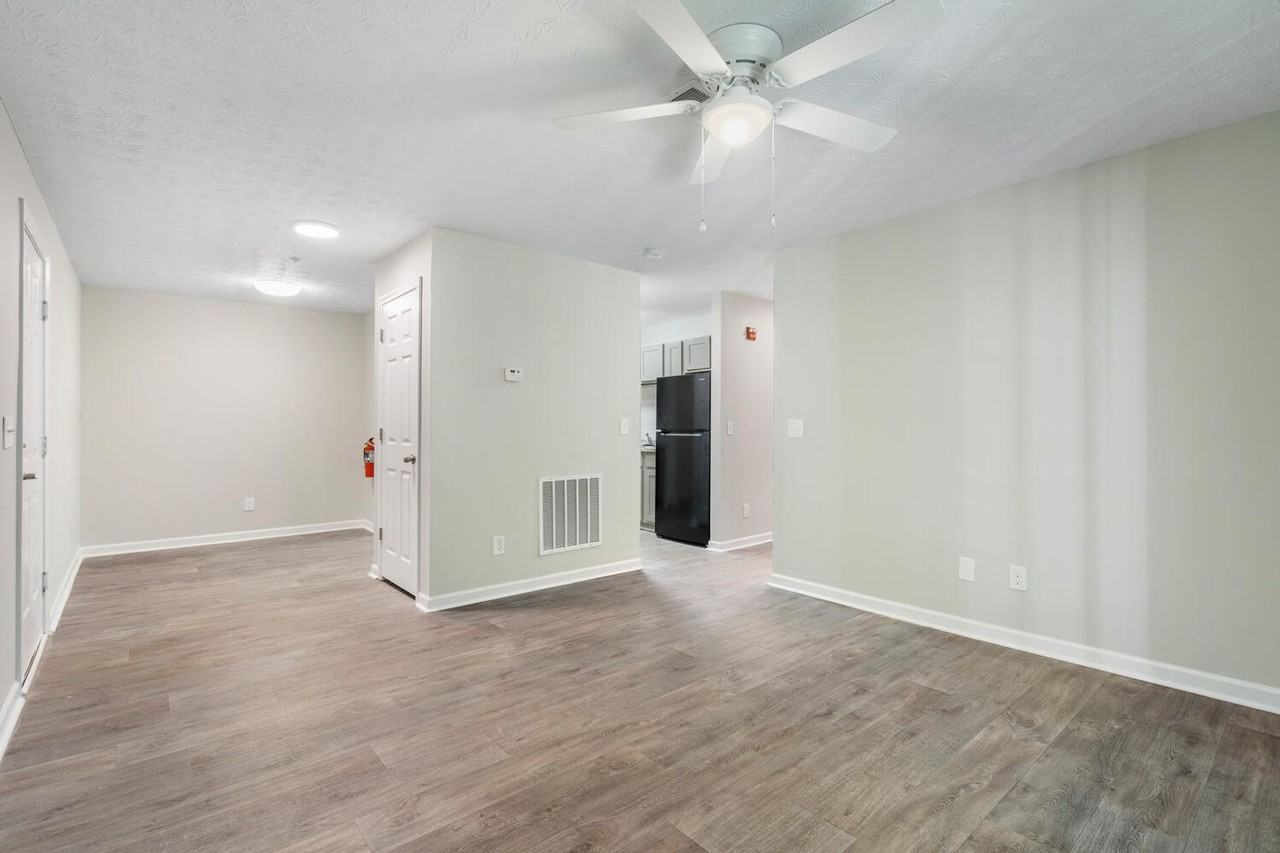 Salem Chase Apartments - Photo 4 of 27