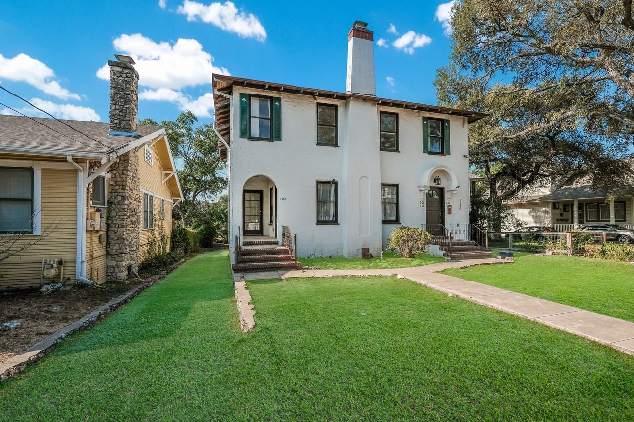 Historic Monte Vista Meets Modern Convenience - Photo 3 of 3