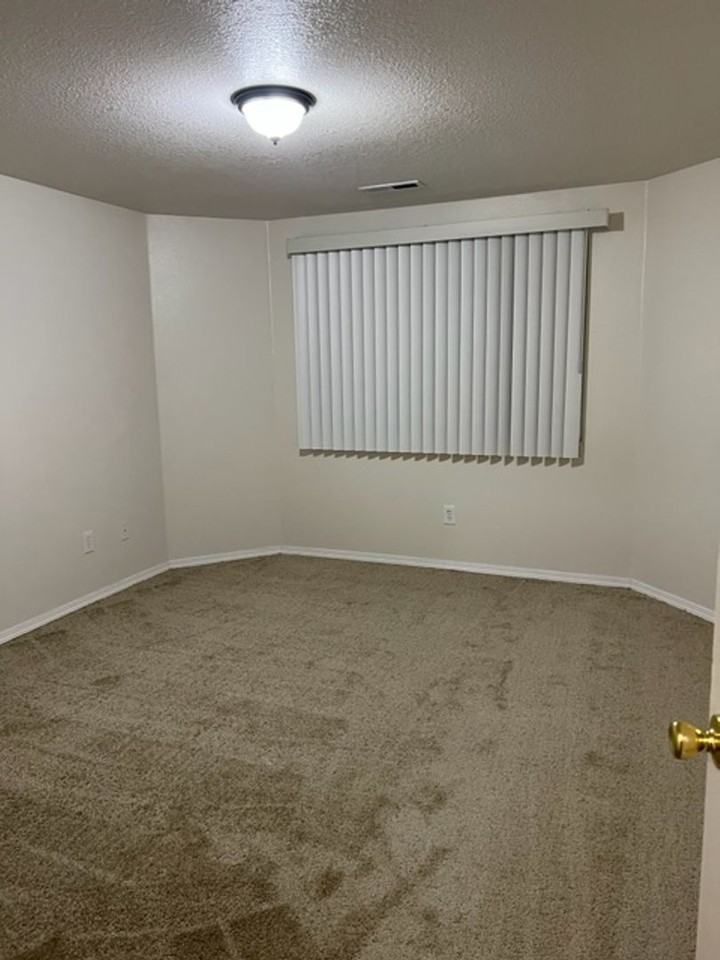 Experience the townhome lifestyle here at Ellsworth Gardens!! - Photo 4 of 28