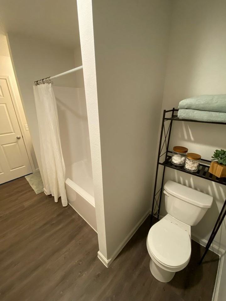 3 bedroom single story townhome for rent. - Photo 3 of 10