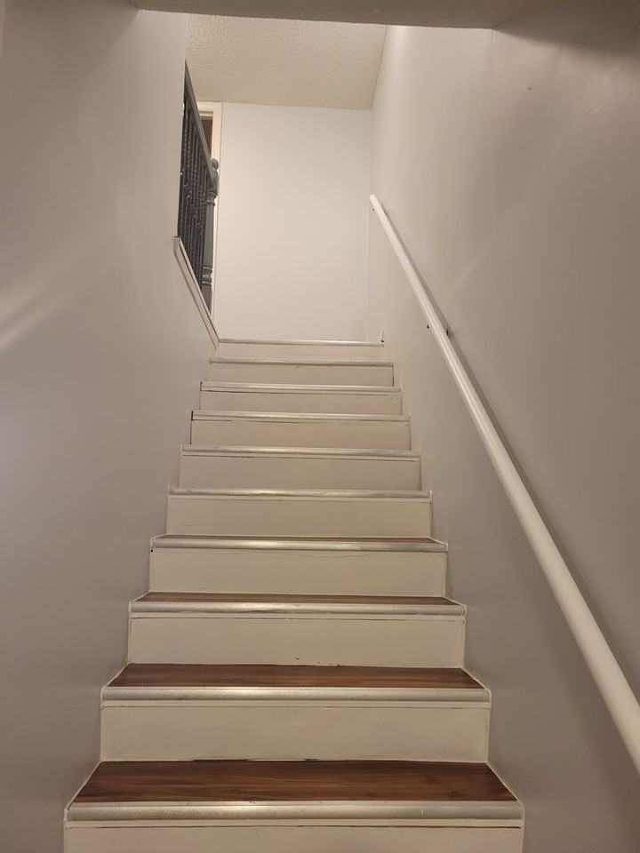 Nobb Hill Apartments - Photo 4 of 37