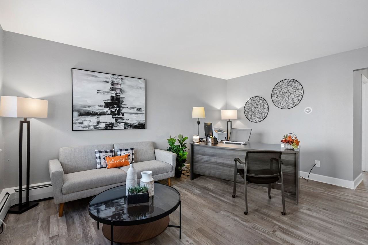 Phoenix Apartments - Photo 4 of 9