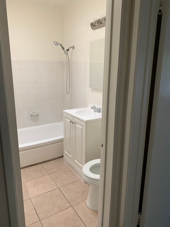 Harbor Apartments - Photo 5 of 22