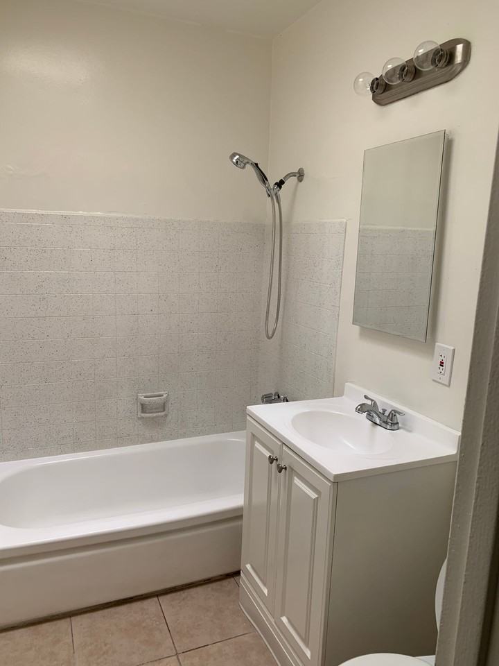 Harbor Apartments - Photo 6 of 22