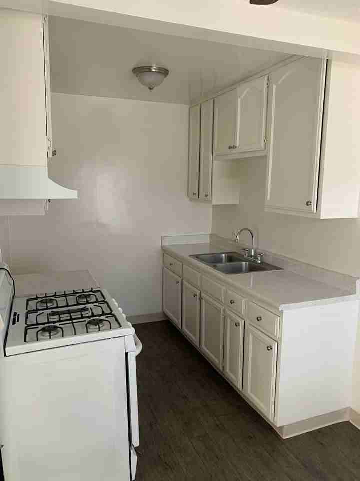 Harbor Apartments - Photo 4 of 11