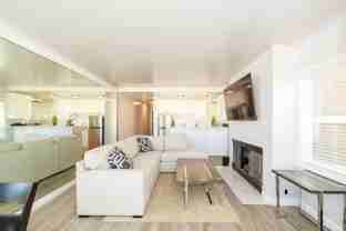 1836 THE STRAND, HERMOSA - Photo 1 of 1