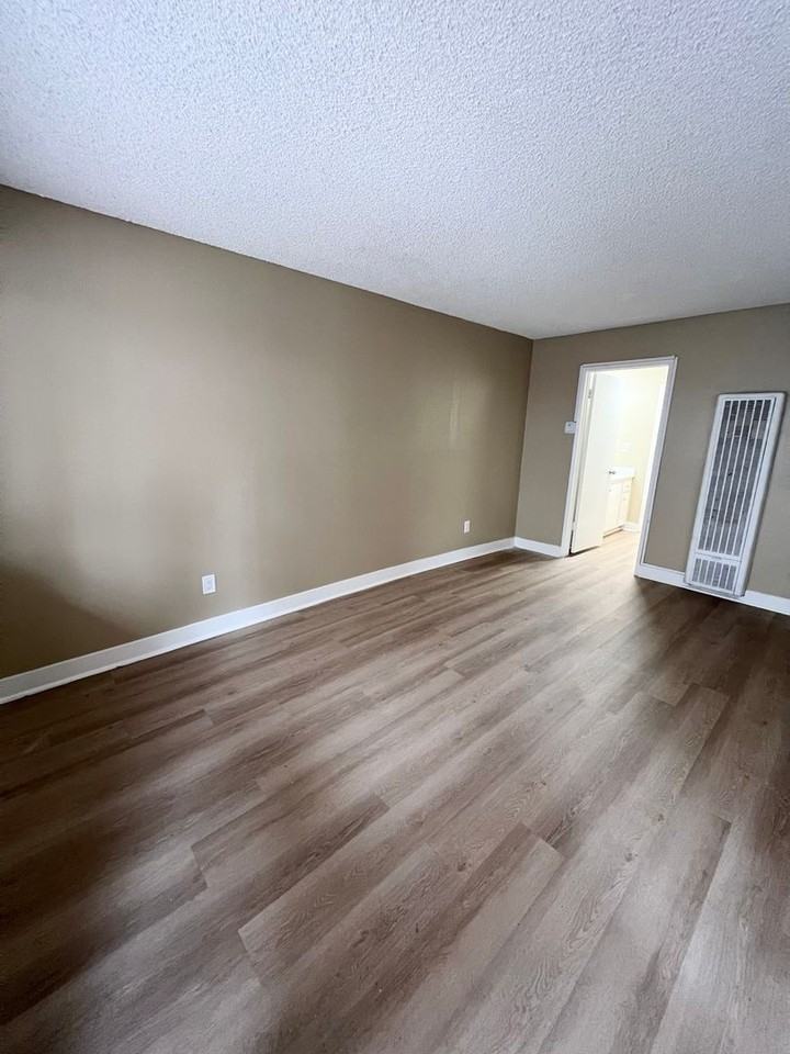 Cerise  (Fountain Villa) - Photo 2 of 12