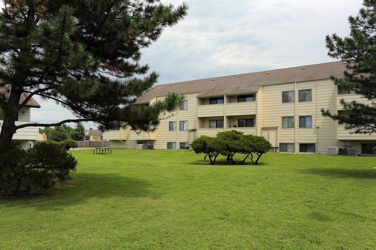 Cimarron Apartments 734 N Ridge Rd, Wichita, KS 67212 Zumper