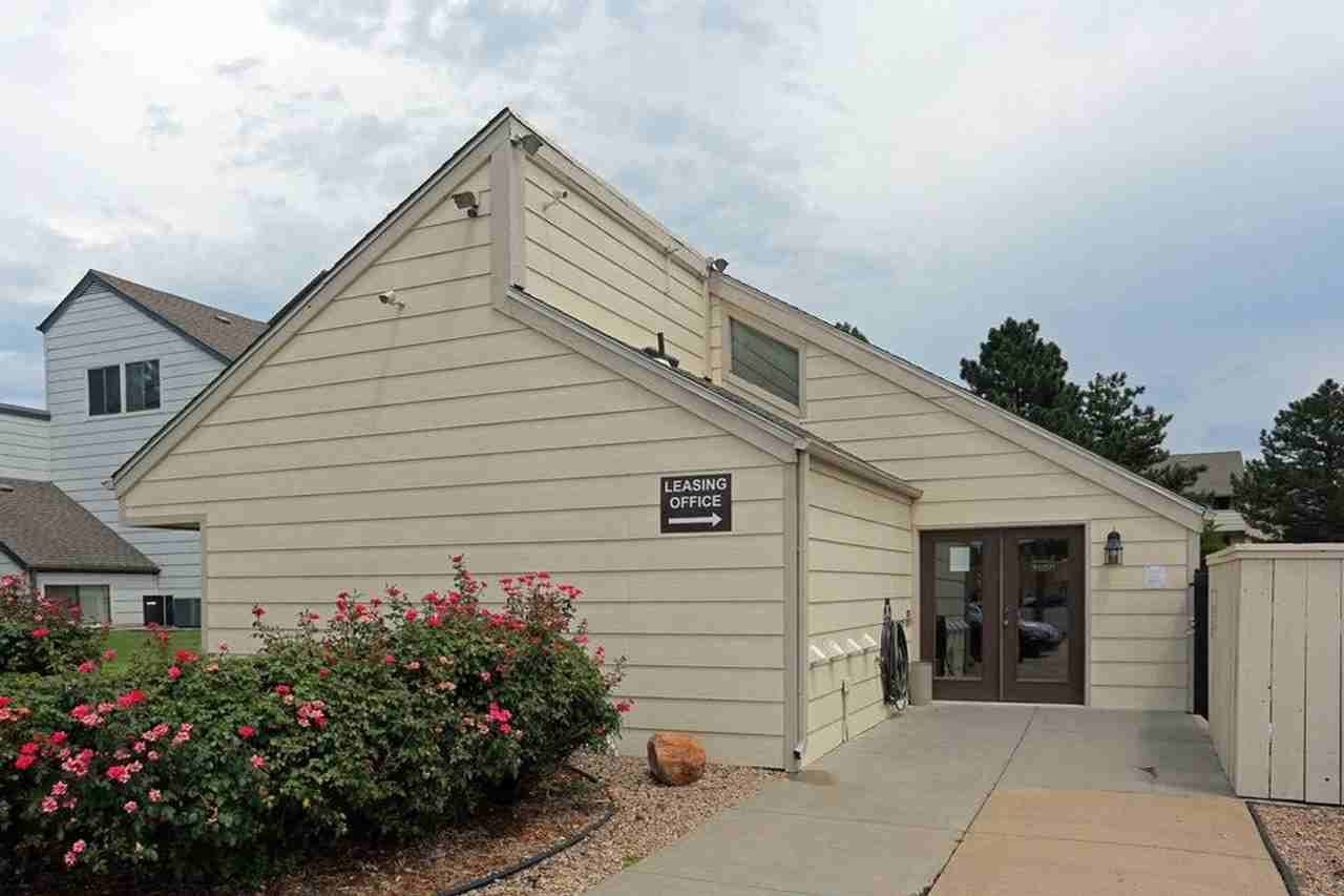 Cimarron Apartments 734 N Ridge Rd, Wichita, KS 67212 Zumper