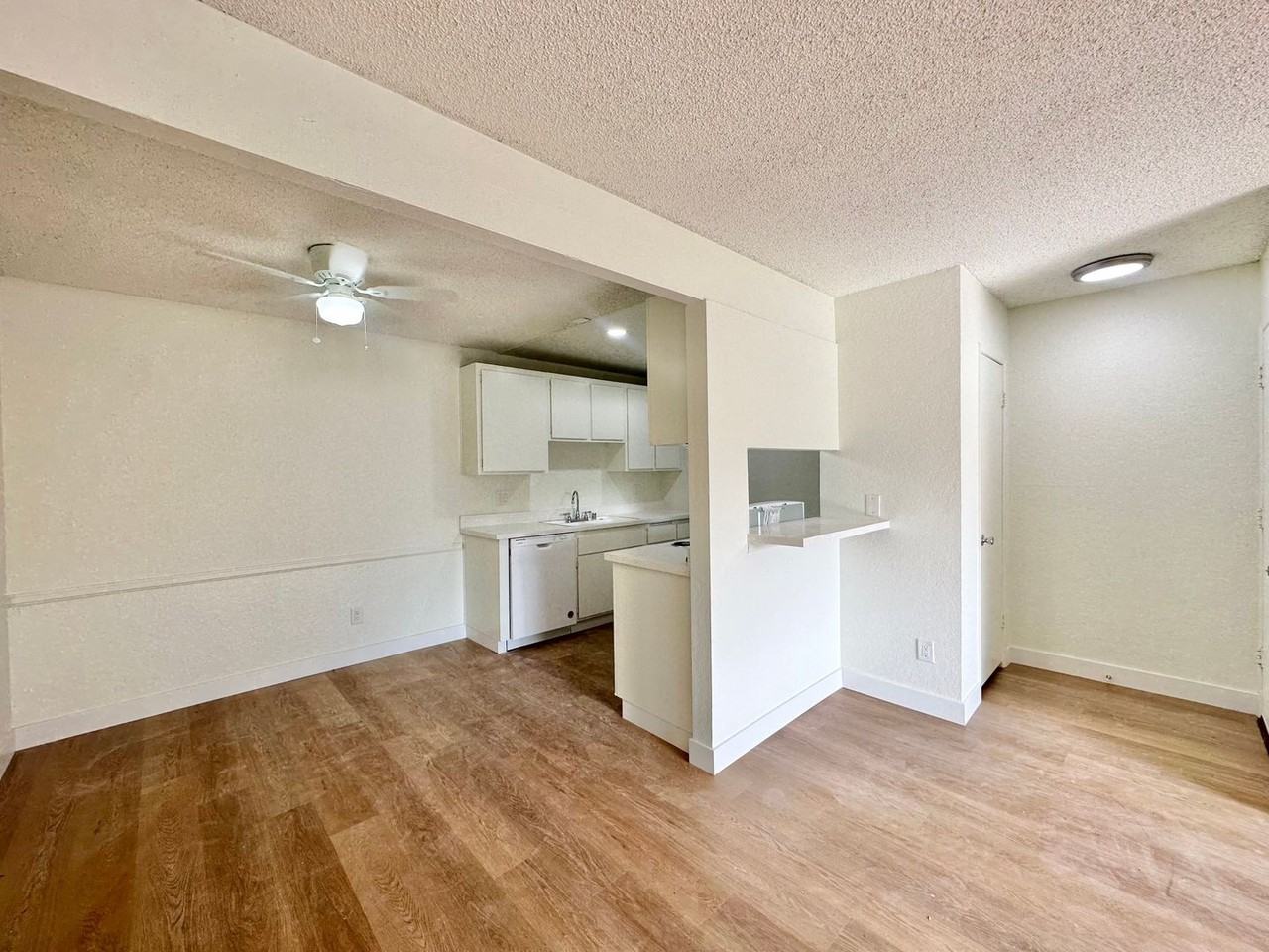 Buena Vista Apartments - Photo 5 of 22