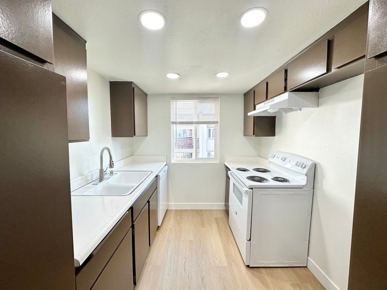 Bolsa Gardens Apartment Homes - Photo 7 of 25