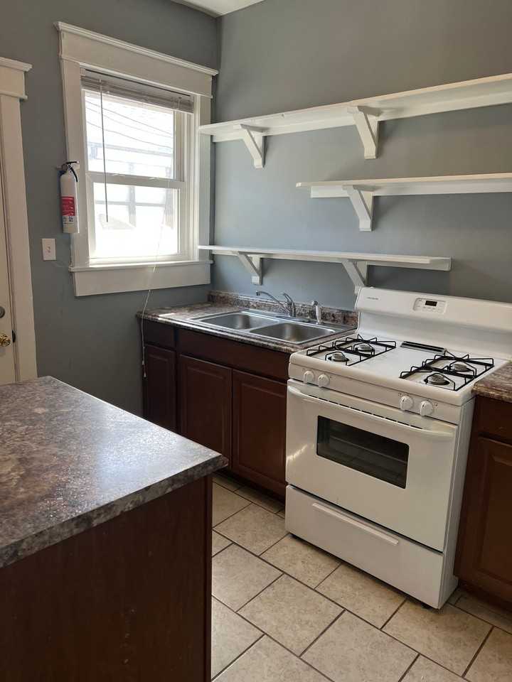 Hawthorne Street - Photo 2 of 23