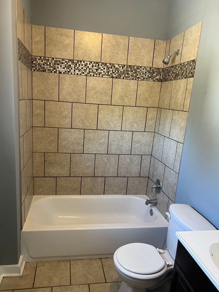 Hawthorne Street - Photo 5 of 23