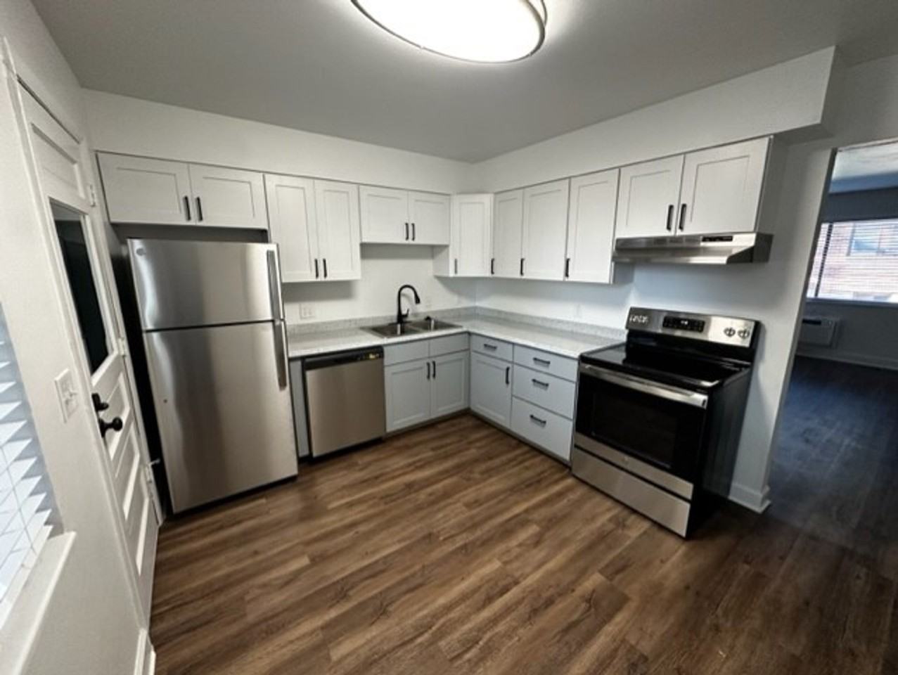 Native and Sienna - Photo 2 of 31