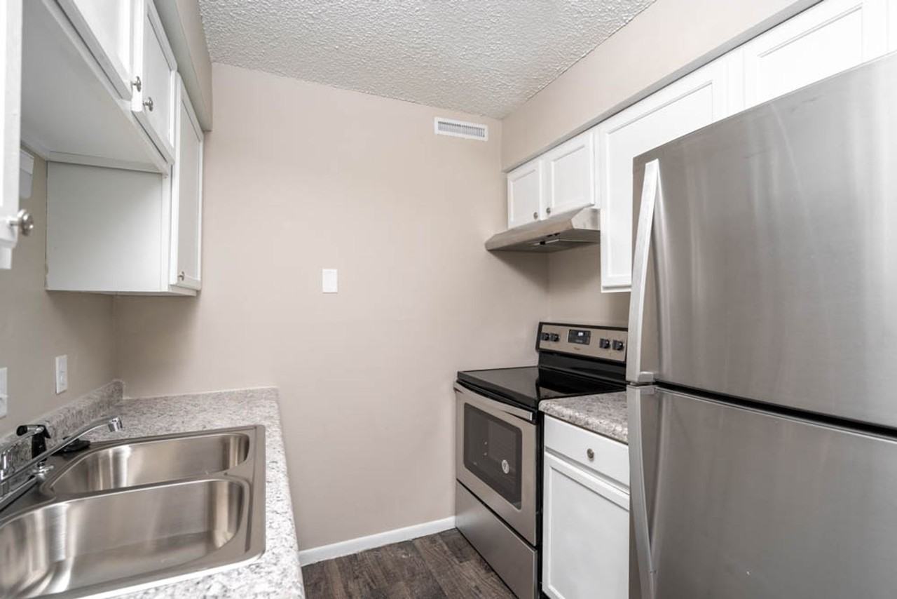 Westwood Apts: 3270 W 4th - Photo 3 of 7