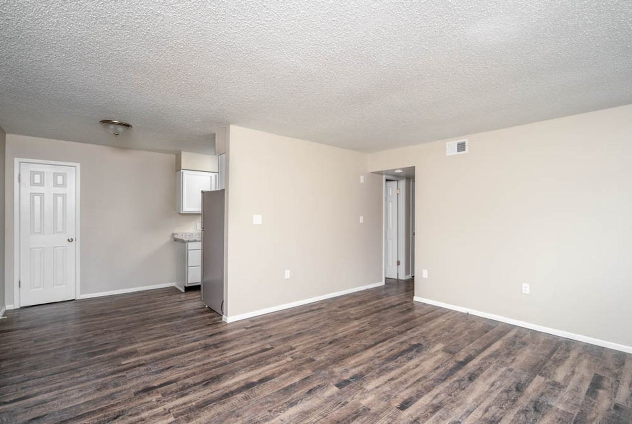 Westwood Apts: 3270 W 4th - Photo 4 of 7